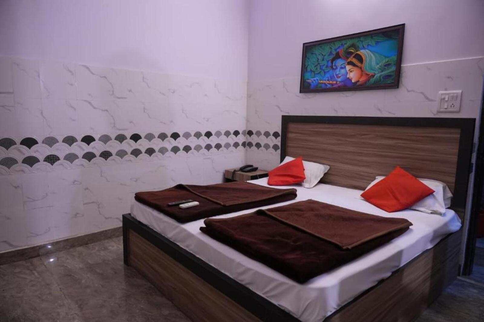 Surya In - Near Nizamuddin Railway Station 3* New Delhi