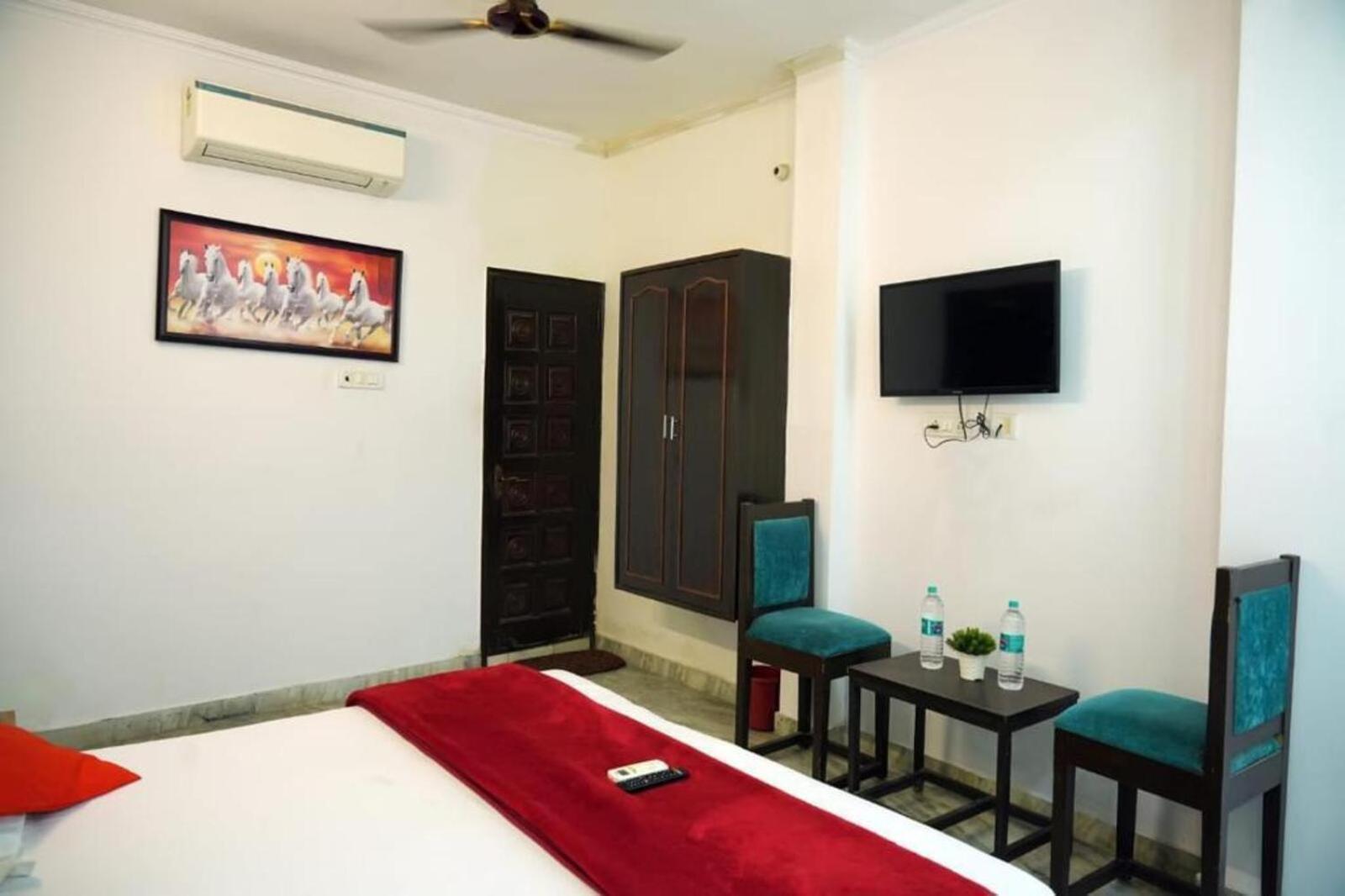 Surya In - Near Nizamuddin Railway Station Hotel